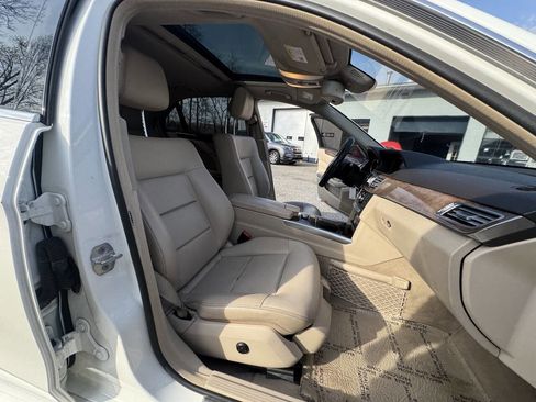 Used 2014 Mercedes-Benz E 350 4MATIC Sedan image 63