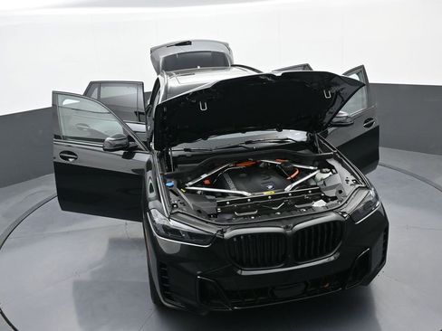 New 2026 BMW X5 xDrive50e w/ Executive Package image 40