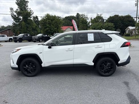 Used 2023 Toyota RAV4 LE AWD/4WD image 9