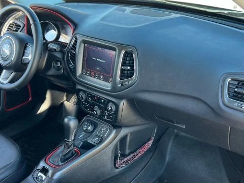 Used 2017 Jeep Compass Trailhawk w/ Navigation Group image 18