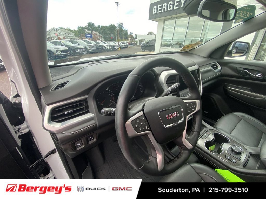 Certified 2023 GMC Acadia SLT w/ Preferred Package FWD image 12