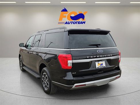 Used 2024 Ford Expedition Max XLT image 3