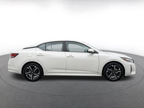 Used 2025 Nissan Sentra SV FWD image 10