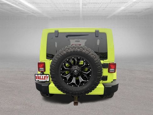 Used 2017 Jeep Wrangler Unlimited Sahara w/ Dual Top Group AWD/4WD image 7