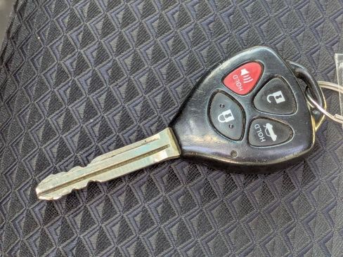 Used 2011 Toyota Camry SE w/ SE Extra-Value Pkg #1 FWD image 29
