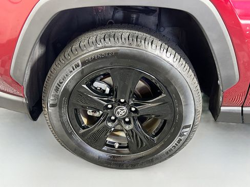 Used 2021 Toyota RAV4 LE image 13