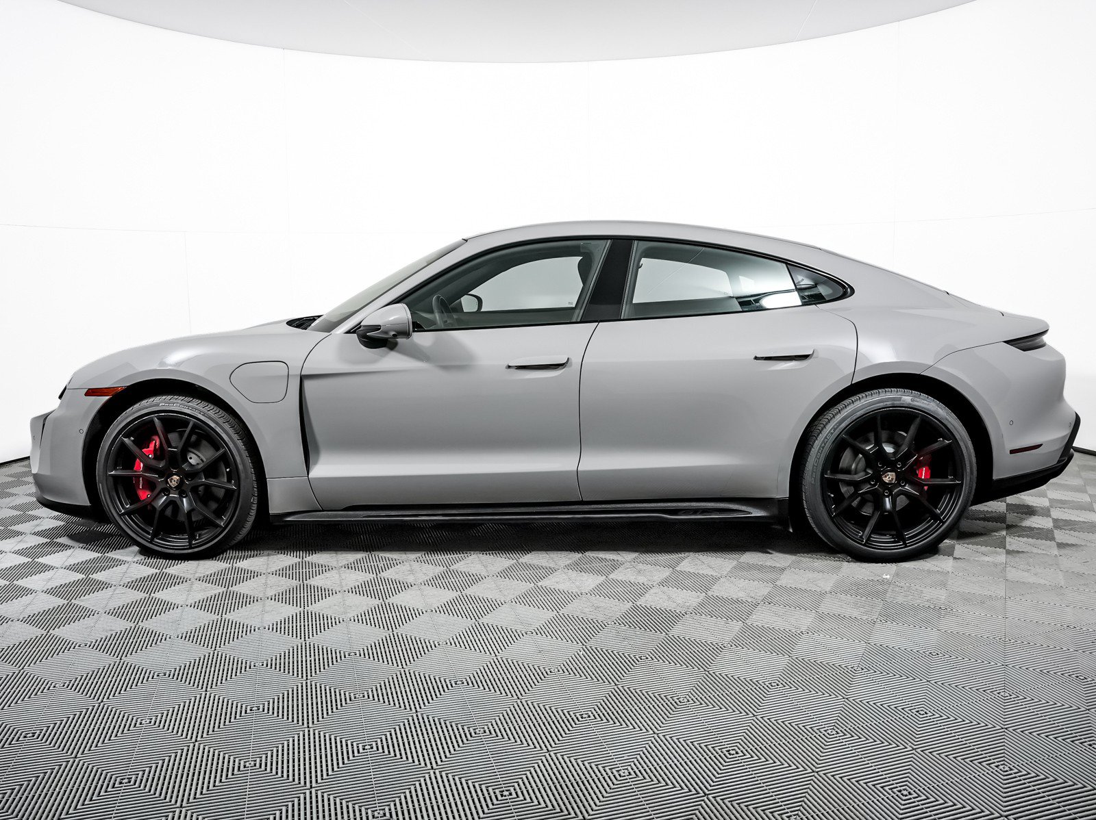 Certified 2023 Porsche Taycan GTS w/ Premium Package (P6U) AWD/4WD image 2