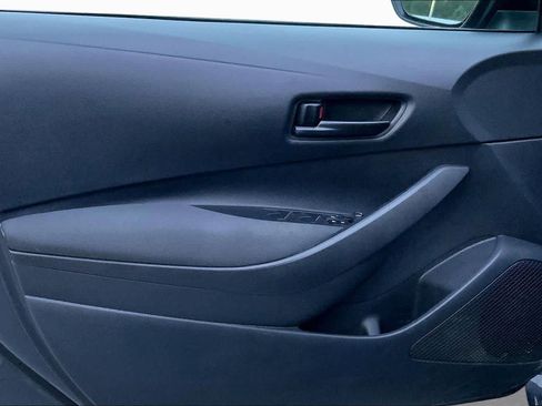 Used 2025 Toyota Corolla LE FWD image 21