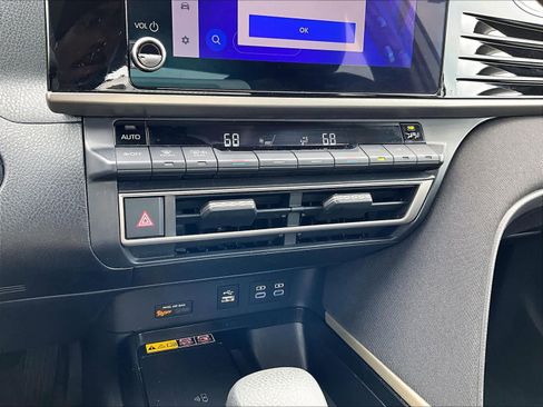 Used 2025 Toyota Camry LE FWD image 26