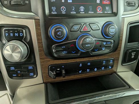 Used 2017 RAM 1500 Laramie w/ Convenience Group image 26