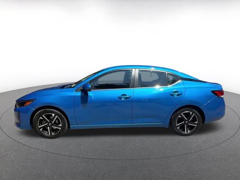 Used 2025 Nissan Sentra SV FWD image 9