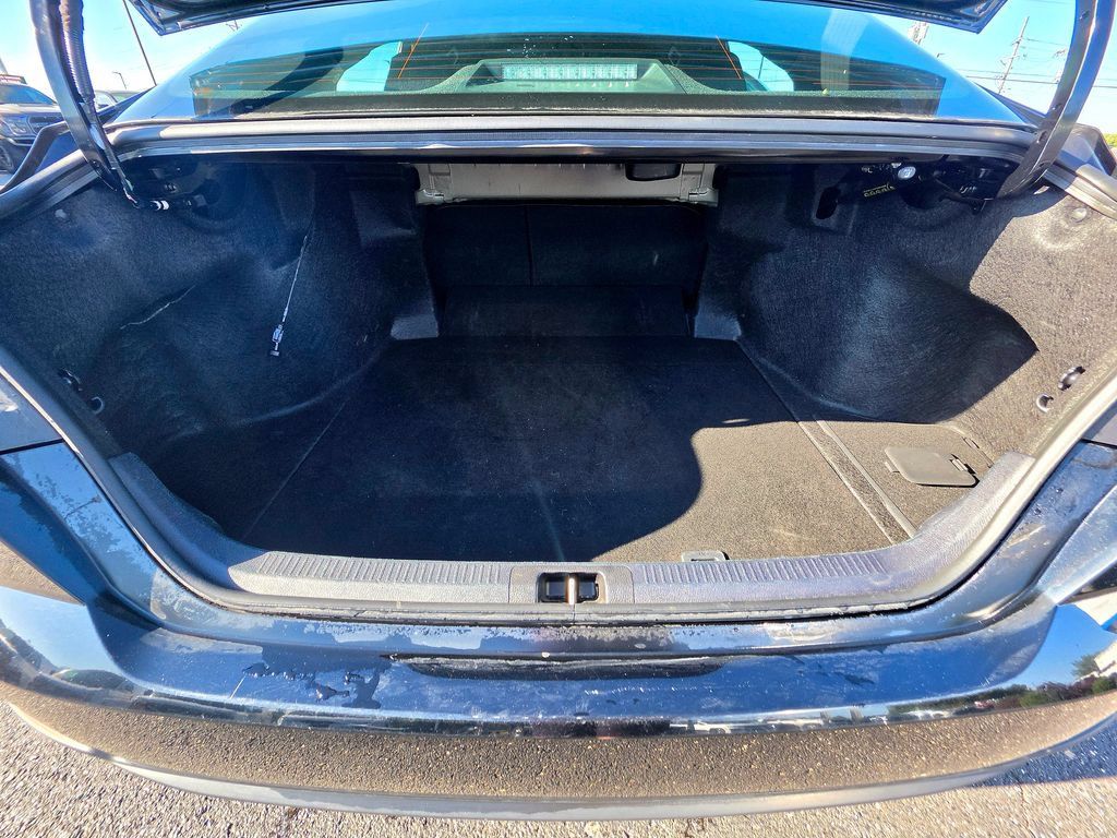 Used 2025 Toyota Camry SE FWD image 6