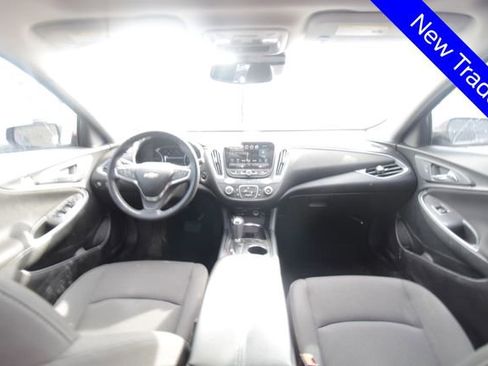 Used 2018 Chevrolet Malibu LT w/ Driver Confidence Package image 10