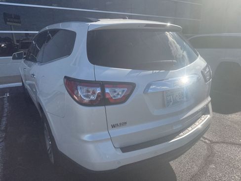 Used 2015 Chevrolet Traverse LT image 3