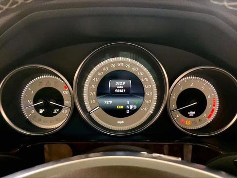 Used 2014 Mercedes-Benz E 350 Sedan image 25