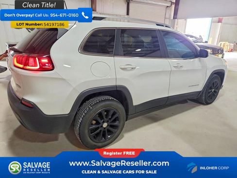 Used 2019 Jeep Cherokee Latitude Plus FWD image 4