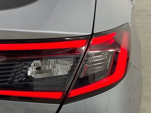 Used 2024 Honda Civic EX-L image 30