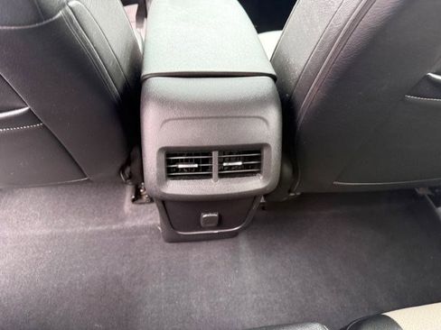 Used 2018 Chevrolet Equinox LT image 10