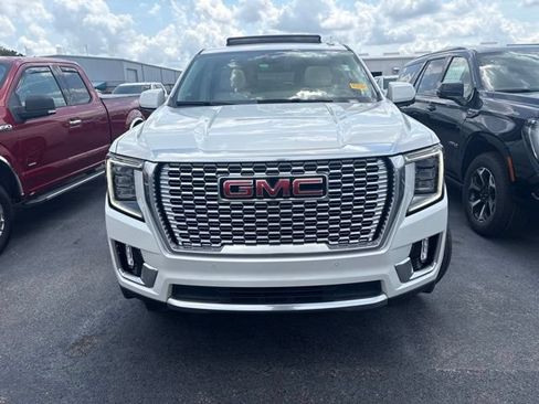Used 2023 GMC Yukon XL Denali AWD/4WD image 2