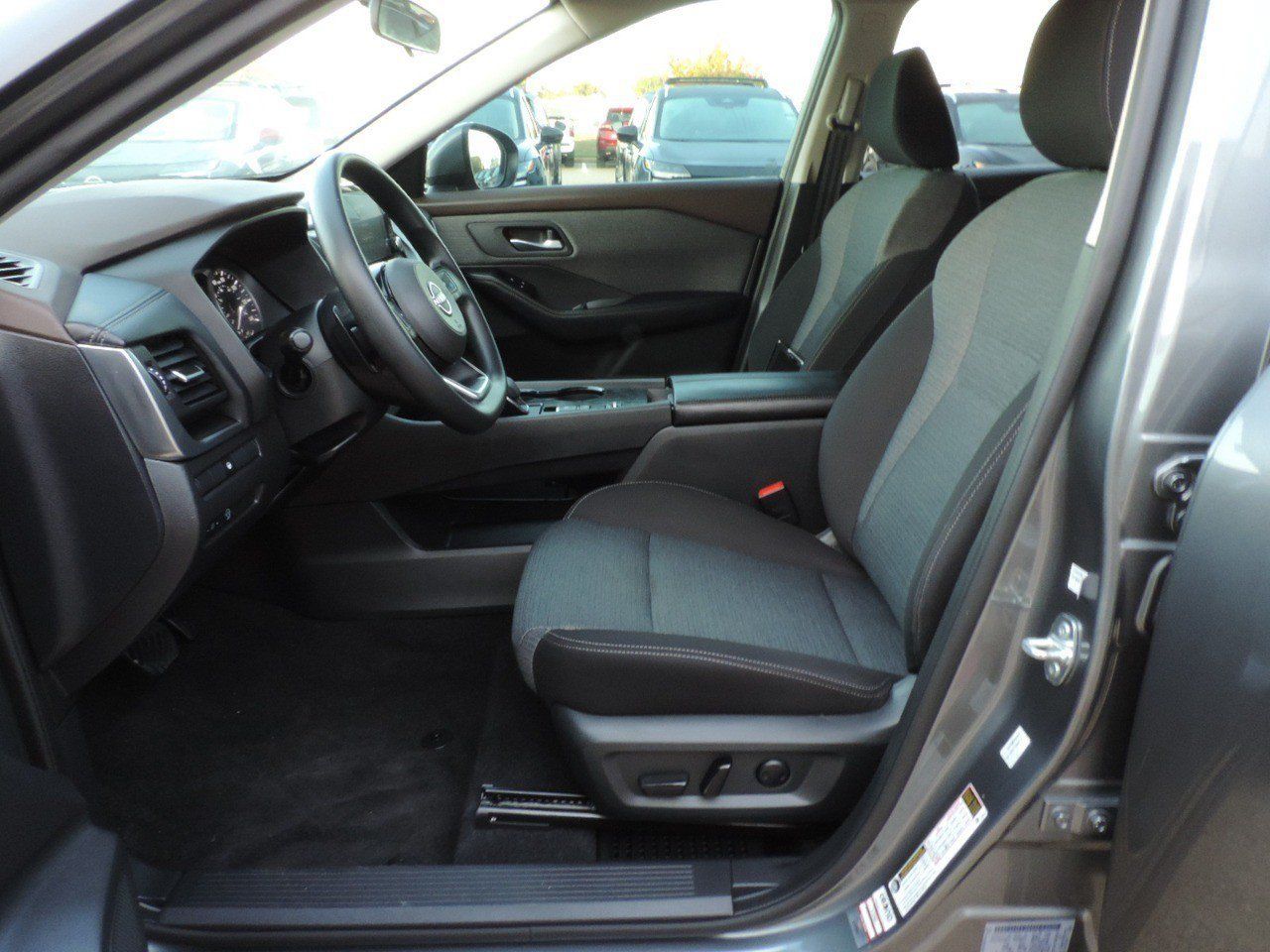 Used 2023 Nissan Rogue SV FWD image 19