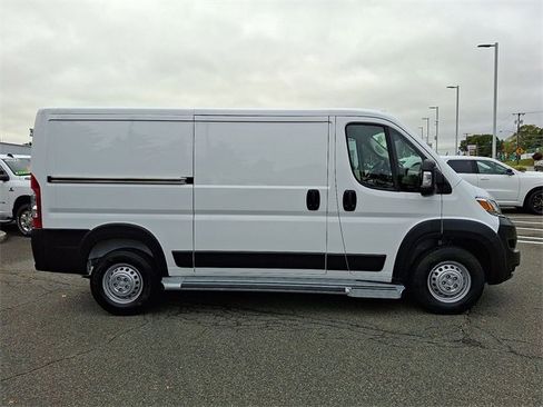 Used 2025 RAM ProMaster 2500 w/ U-Haul Equipment Group image 25