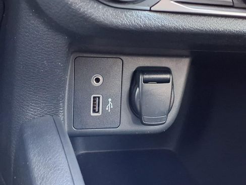 Used 2020 Nissan Versa S image 19