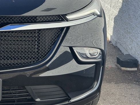 Used 2024 Buick Enclave Essence w/ Experience Buick Package image 4