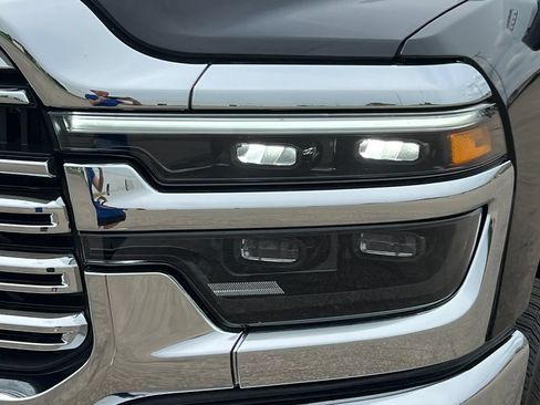 Used 2025 RAM 3500 Laramie AWD/4WD image 41
