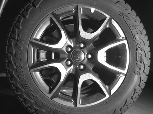 Used 2025 Jeep Compass Trailhawk w/ Trailer Tow Group AWD/4WD image 12