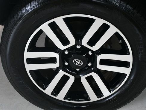 Used 2018 Toyota 4Runner Limited image 21