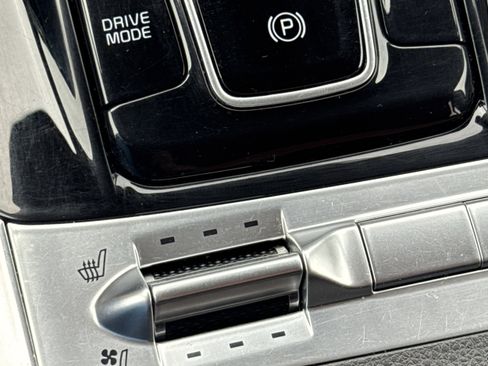 Used 2022 Kia Carnival SX image 23