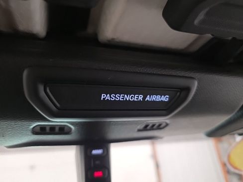 Used 2018 Jeep Wrangler Unlimited Sahara image 21