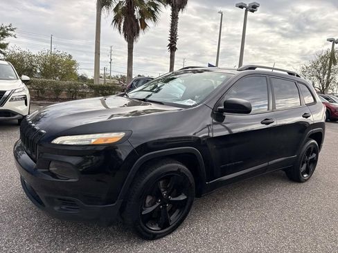 Used 2016 Jeep Cherokee Sport image 8