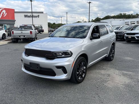 Used 2024 Dodge Durango SXT w/ SXT Blacktop Group AWD/4WD image 6