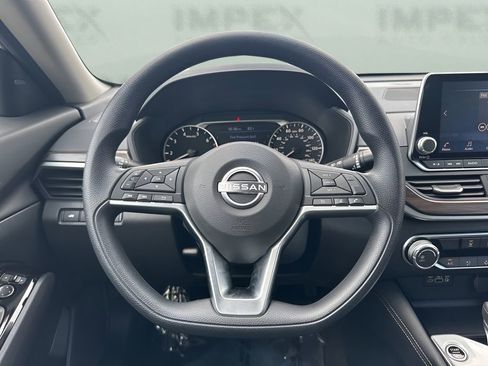 Used 2023 Nissan Altima 2.5 SV image 13
