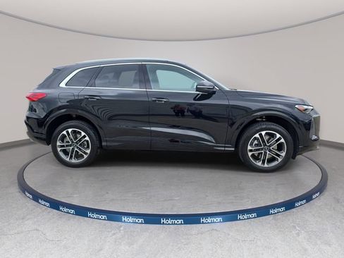 Used 2025 Audi Q5 Premium w/ Convenience Package AWD/4WD image 5