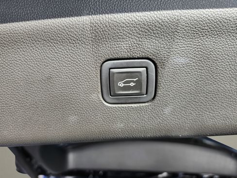 Used 2023 Buick Enclave Premium w/ Experience Buick Package AWD/4WD image 33