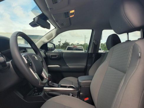 Used 2023 Toyota Tacoma SR5 RWD image 10