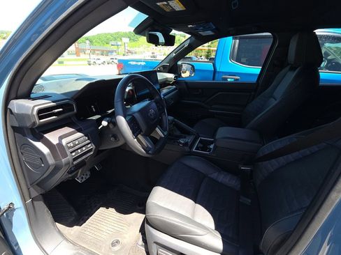 Used 2025 Toyota 4Runner TRD Sport Premium w/ Tow Technology Package AWD/4WD image 8