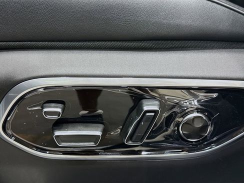 New 2025 Jeep Grand Cherokee L Overland w/ Luxury Tech Group IV image 20