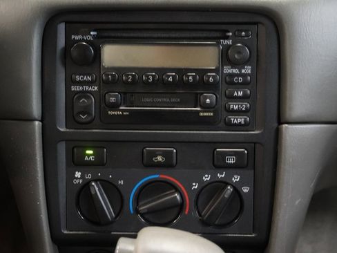 Used 2000 Toyota Camry LE FWD image 18