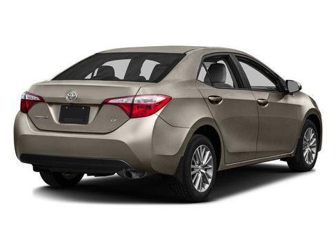 Used 2016 Toyota Corolla LE FWD image 2