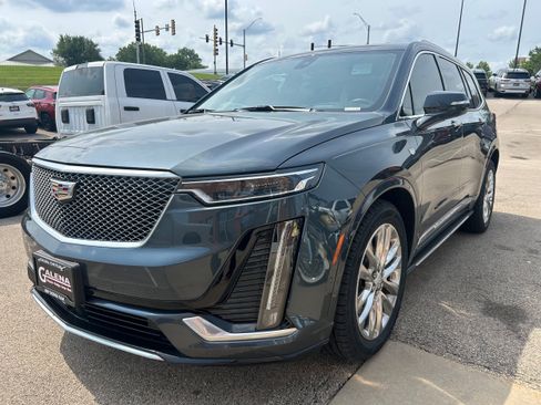 Used 2021 Cadillac XT6 Premium Luxury w/ Platinum Package AWD/4WD image 1