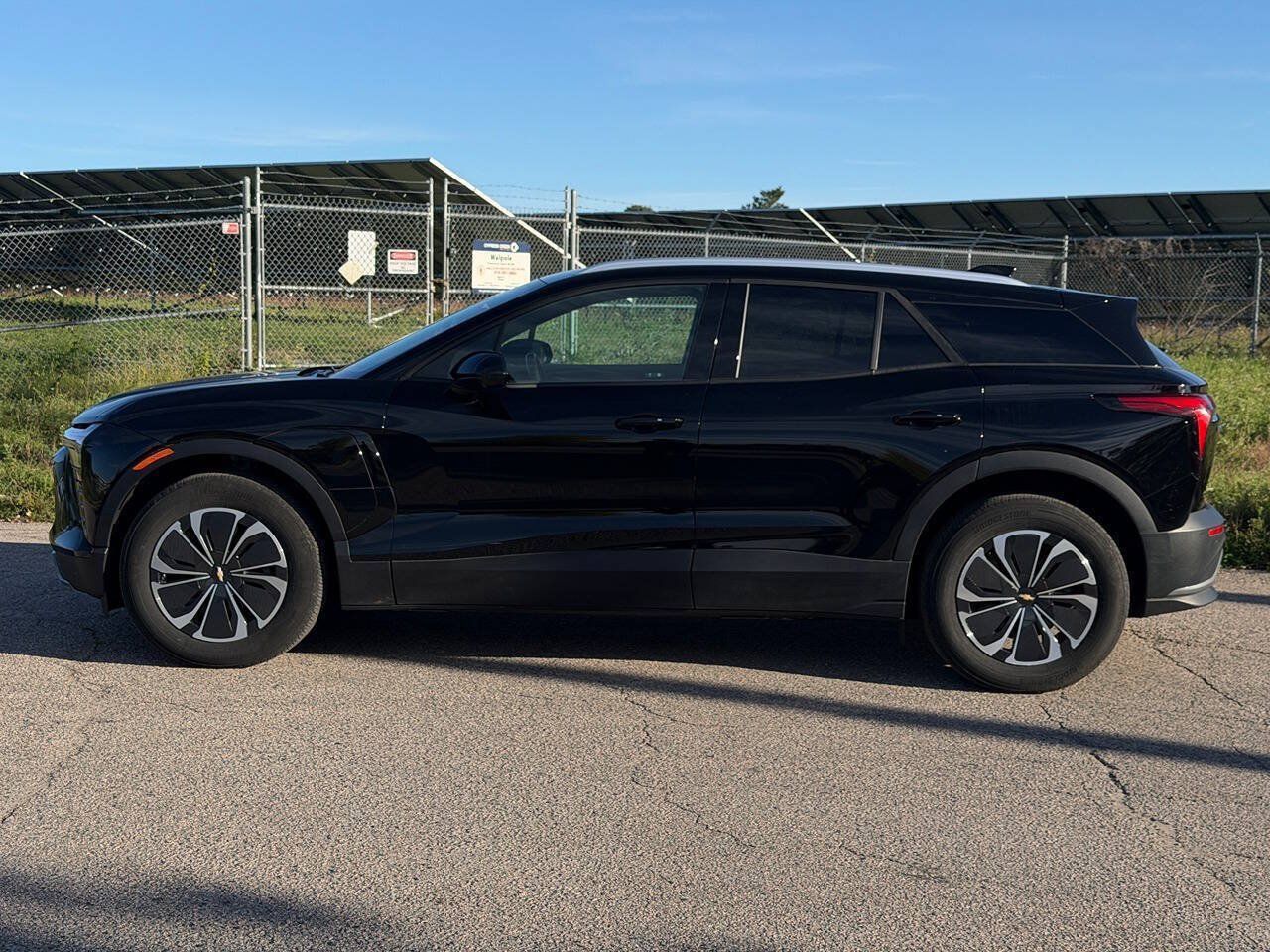 Used 2024 Chevrolet Blazer EV LT AWD/4WD image 2