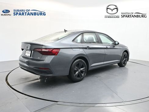 Used 2023 Volkswagen Jetta SE FWD image 8