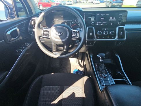 Used 2021 Kia Sorento LX AWD/4WD image 9