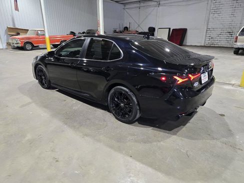 Used 2021 Toyota Camry SE image 9