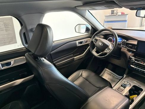 Used 2022 Ford Explorer Limited w/ Class IV Trailer Tow Package AWD/4WD image 33