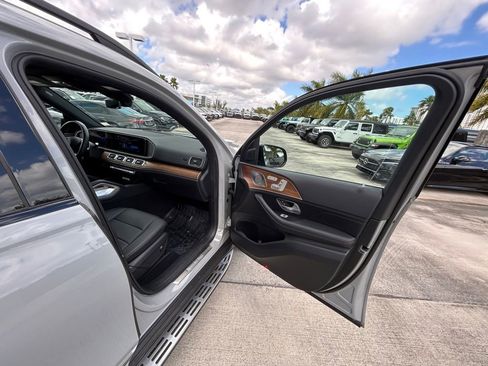 Used 2024 Mercedes-Benz GLS 450 4MATIC w/ AMG Line Exterior image 29