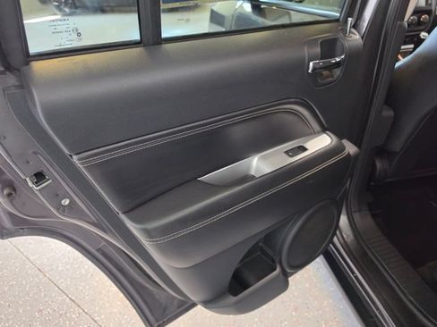 Used 2016 Jeep Compass High Altitude AWD/4WD image 11